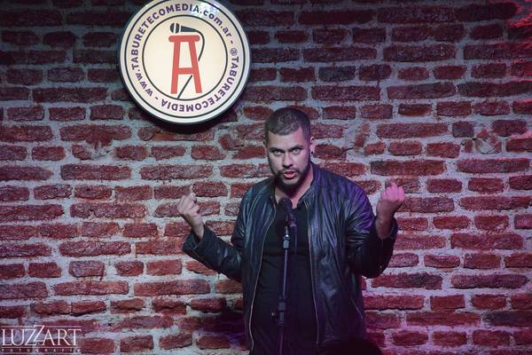 Fabri Danger en Taburete Club de Comedia