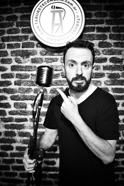 Pablo Molinari en Taburete Club de Comedia